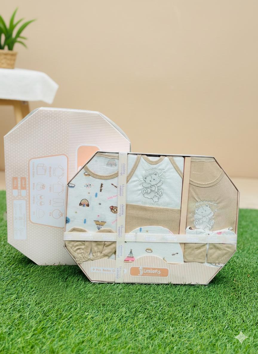 Adorable Panda 9 pcs New Born Baby Gift Box With 1 Booties pair | 0-6 Months