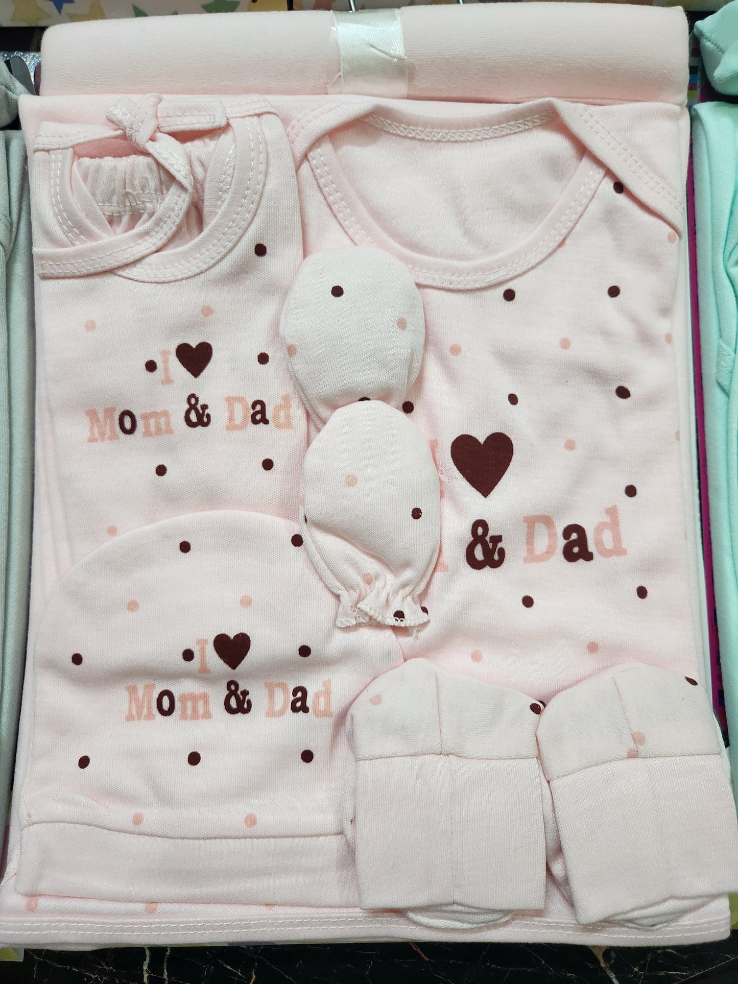 8 Piece Newborn Baby Outfit 0-4 months