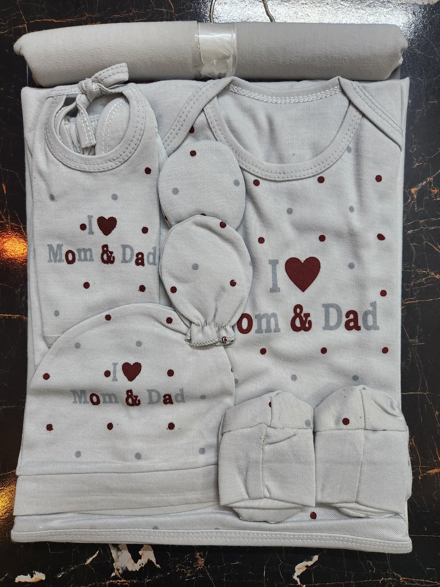8 Piece Newborn Baby Outfit 0-4 months
